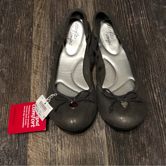 NWT dexflex comfort Metallic Gray Silver Shimmer Flats Size 11 WIDE - Picture 3 of 5
